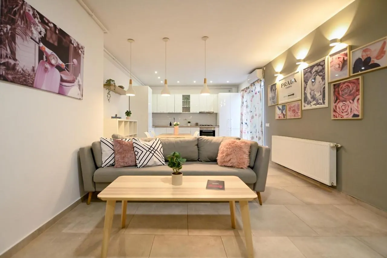 Splendid 2Br Apartment With Breathtaking Views Of Casa Poporului Bucharest Romania